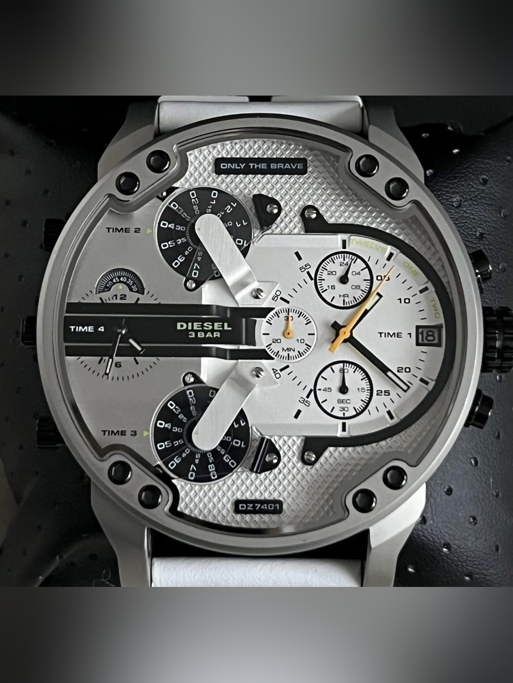 DZ7401- Diesel Men’s Mr. Daddy 2.0 Chronograph White Leather and Silicone Watch